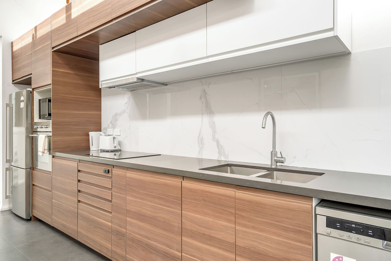 Private kitchen 5, 4BR 4mins to light rail 9mins FishMarket, Sydney