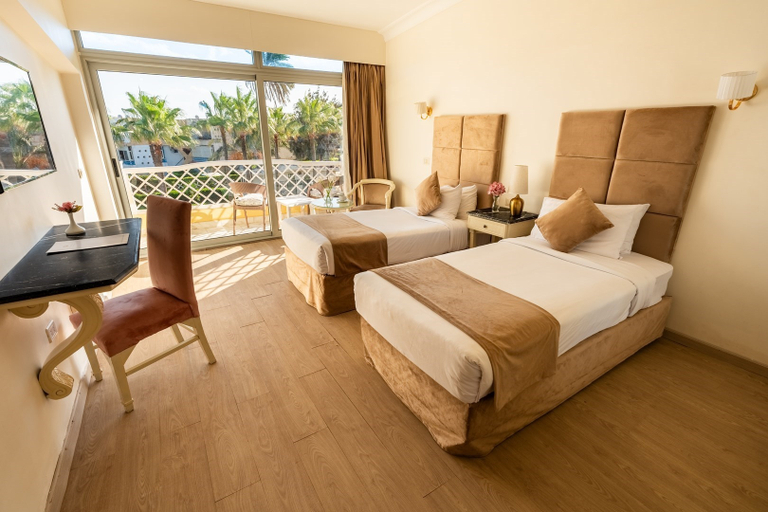 Bedroom 3, Paradise Inn Beach Resort – Maamoura, Al-Muntazah