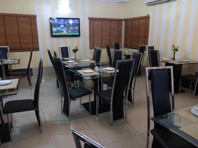 Food & Drinks, Deritz Hotel, Kosofe