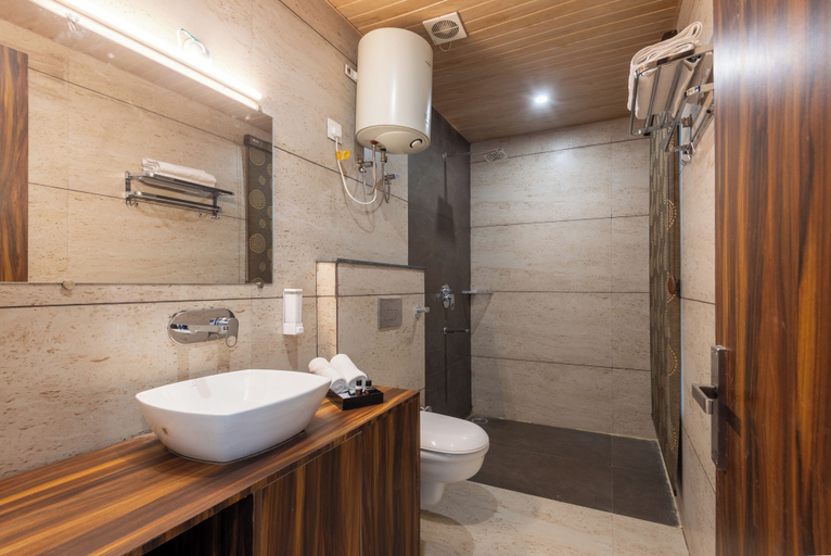 Bathroom 3, Hotel Moonglade By Royal Stays Dalhousie, Chamba