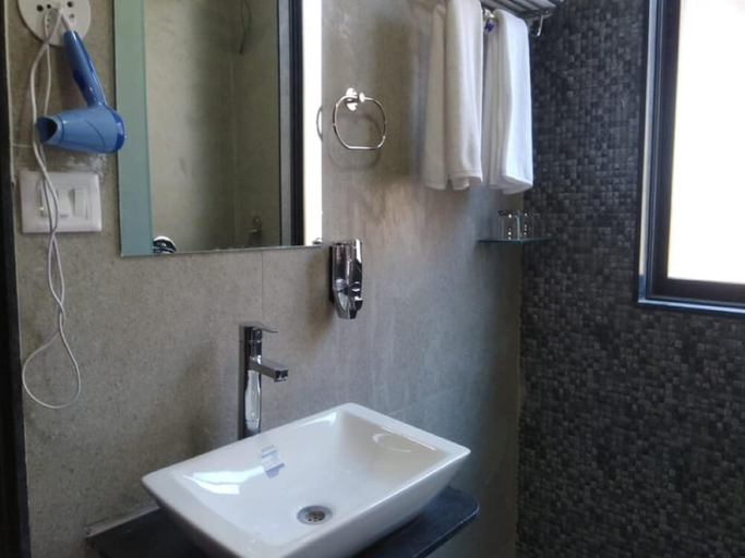 Bathroom 4, Palette The Royal Castle Resort by CheckIn, Rajkot, Rajkot