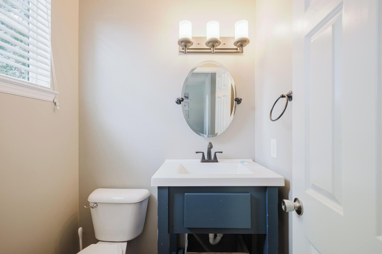 Bathroom 2, Bluffton Magnolia House, Beaufort