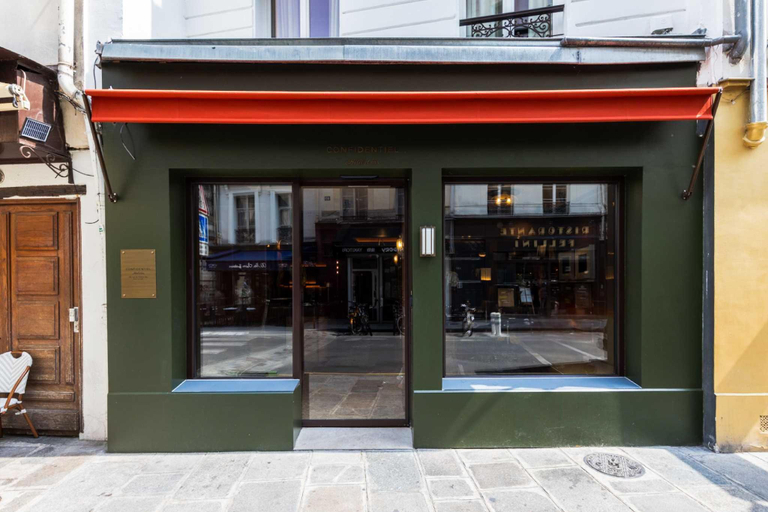 Entrance, Confidential Room 6,stone's throw from the Louvre, Paris