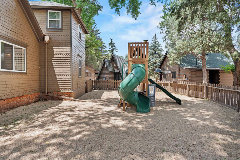 Children's play area - outdoor 3, Timber Lodge Cabin 02, El Paso