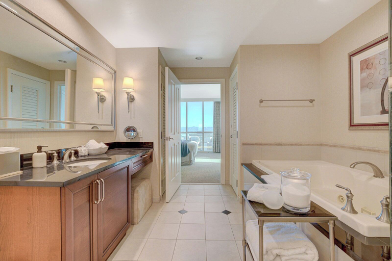 Bathroom 5, Suite Hub LV at Signature Sphere View, Clark