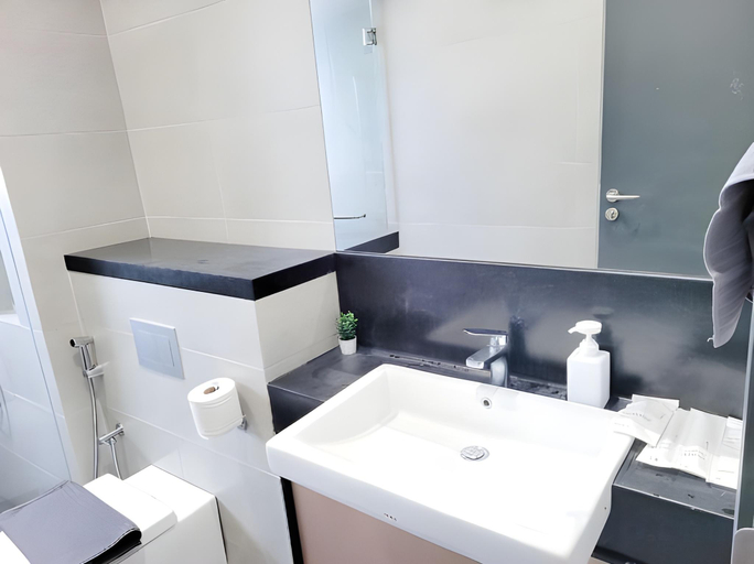 Bathroom 4, 8 Kia Peng Suites Residence by Scape Stay, Kuala Lumpur