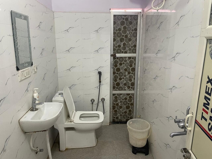 Bathroom 5, Sunrise Hotel & Restaurant, Sikar