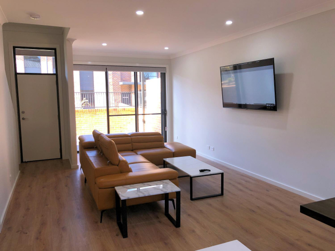 Others 5, The Grounds at Callaghan, Newcastle - Throsby