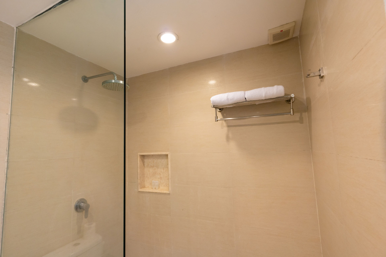 bathroom 7