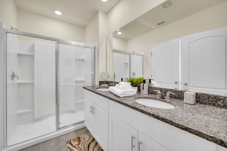 Bathroom 2, Magical Family Getaway 7BD Villa with, Polk