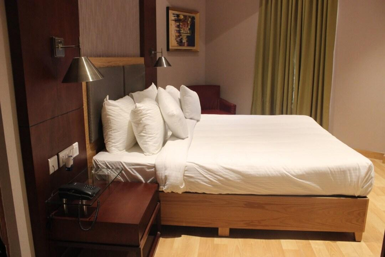 Bedroom 2, HOTEL UTSAV GRAND BANQUETS & RESORT, Sonipat