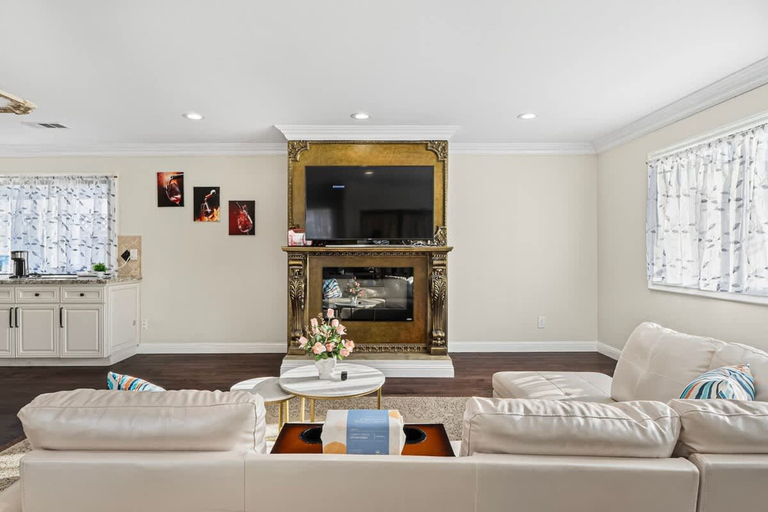 Room 3, Spaciour 4Br 4bth Stunning House With Free Parking, Santa Clara