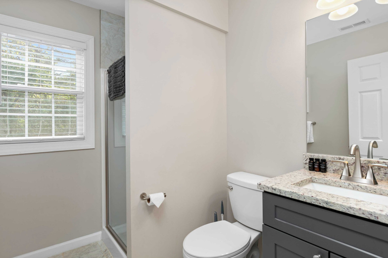Interior 4, Cypress Sycamore by Avantstay 6 Mins to Downtown, Buncombe