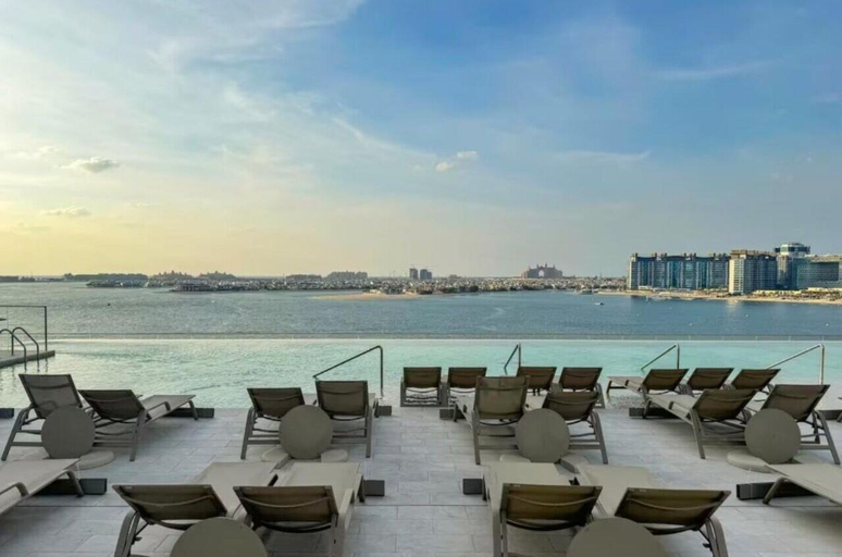 Pool 4, KeyRock - Dreamy Stay Palm View, Dubai