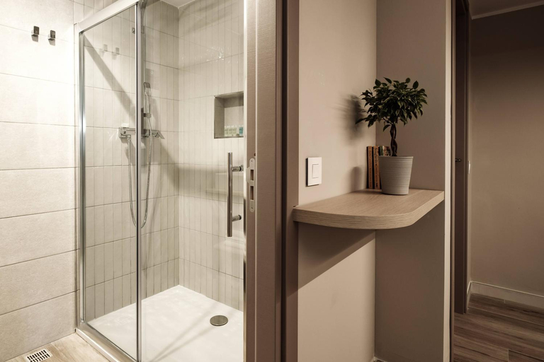 Bathroom 3, Strand Suites by NEU Collective