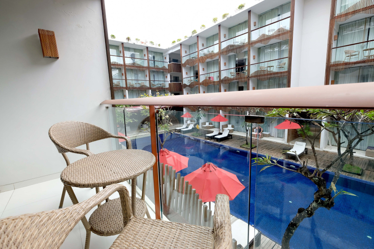 balcony 12