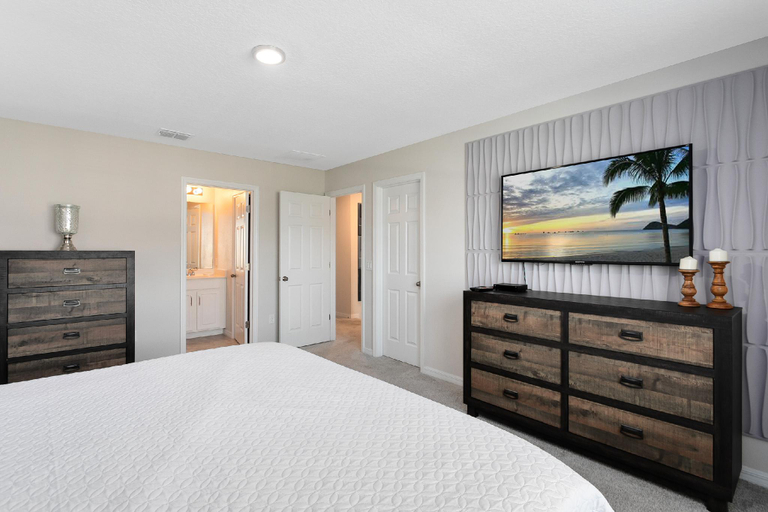Bedroom 1, Luxury Town Home With Splash Pool in Solara Resort, Osceola