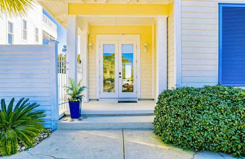 Room 3, Gulf Shores Hideaway Walk to Waves Pool Golf Views, Baldwin