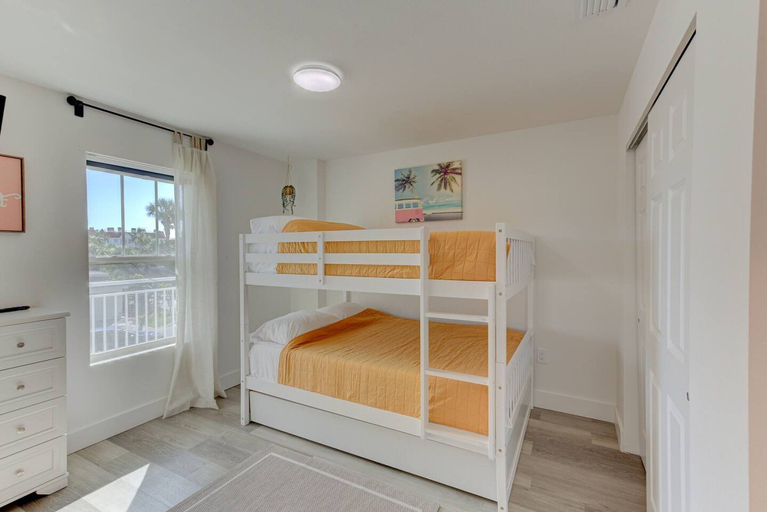Room 3, Boho Condo 3 3 Heated Pool, Pinellas