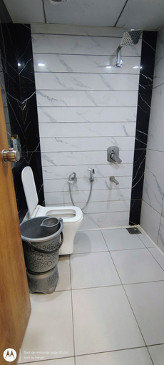 Bathroom 3, HOTEL CENTER POINT, Morbi