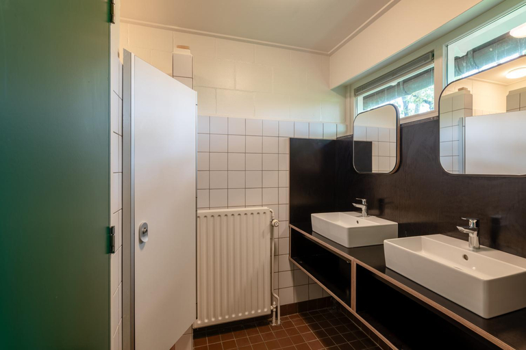 Bathroom 4, Stayokay Hostel Utrecht - Bunnik, Bunnik