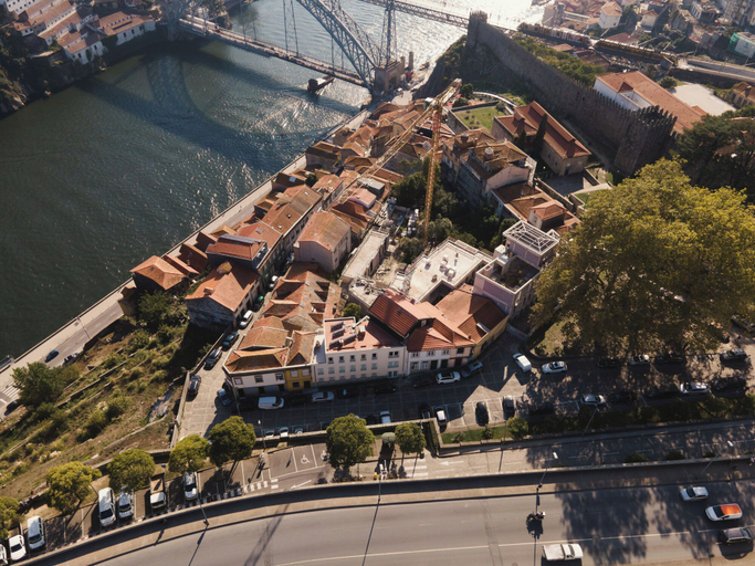 Exterior 2, LENSCAPE Coterie, Porto