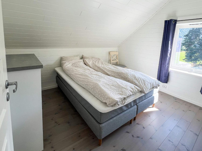Bedroom 3, person holiday home in Svelgen, Bremanger
