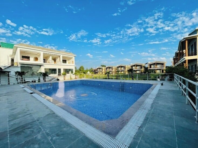 Sport & Beauty 2, Corbett Green Retreat Resort, Nainital