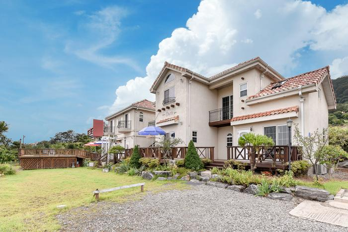 Exterior & Views 1, Buan Flaura Pension, Buan