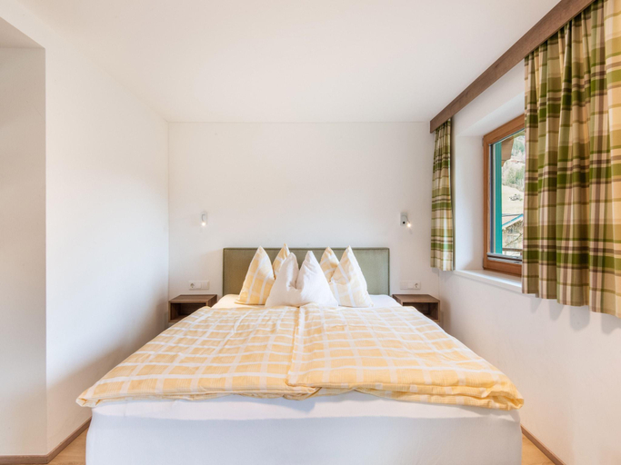 Bedroom 2, Apartment in Wald near Zillertal Ski Slopes, Zell am See