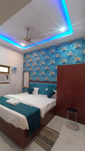 Room 5, Maa Vaishnavi guest house, Varanasi