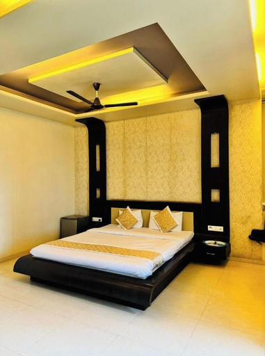 Room 5, Hotel Neelam, Amravati