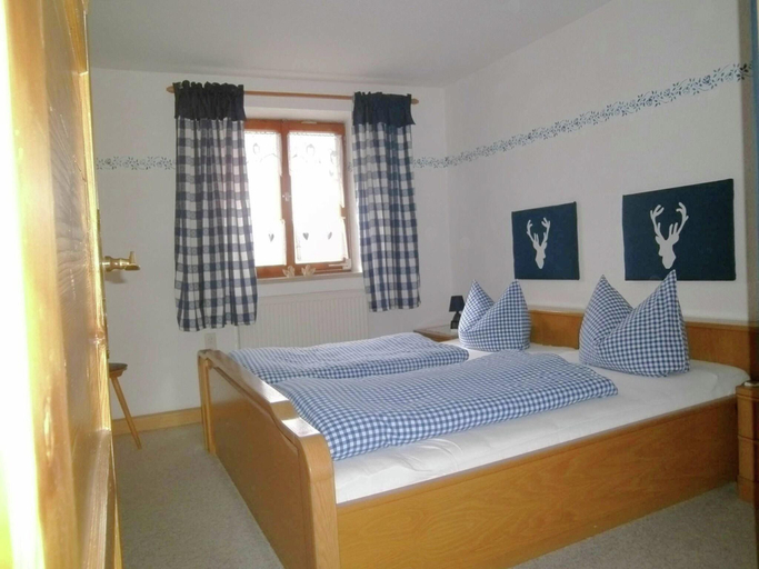 Bedroom 2, Bayerischer Ruckzugsort in der Nahe des Chiemsees, Traunstein