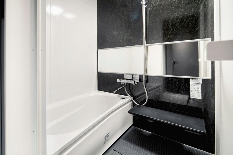 Bathroom, SEKAI HOTEL Deep Osaka Experience, Osaka