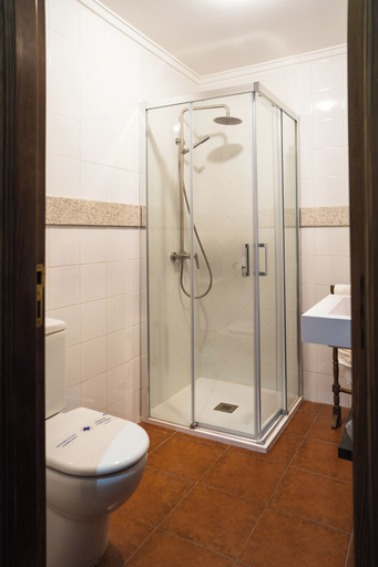 Bathroom 3, El Portón de la Huebra, Salamanca