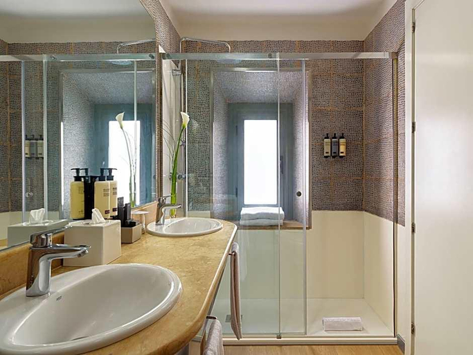 Bathroom 4, H10 Raco del Pi Boutique hotel, Barcelona