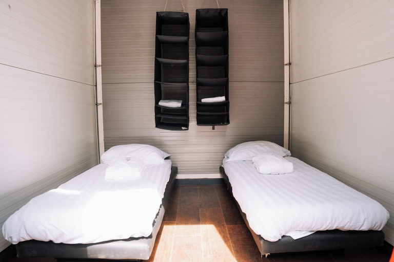 Room 3, Gold PopUp Village, Sarthe