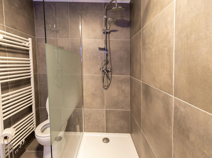 Bathroom 3, Modern Duplex in Maasmechelen, Limburg