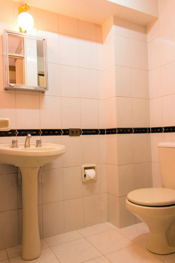Bathroom 2, City Hotel Cochabamba, Cercado