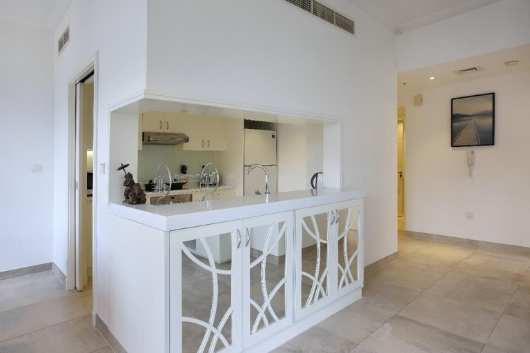 Private kitchen, Bluewaters Islands Hostel, Dubai