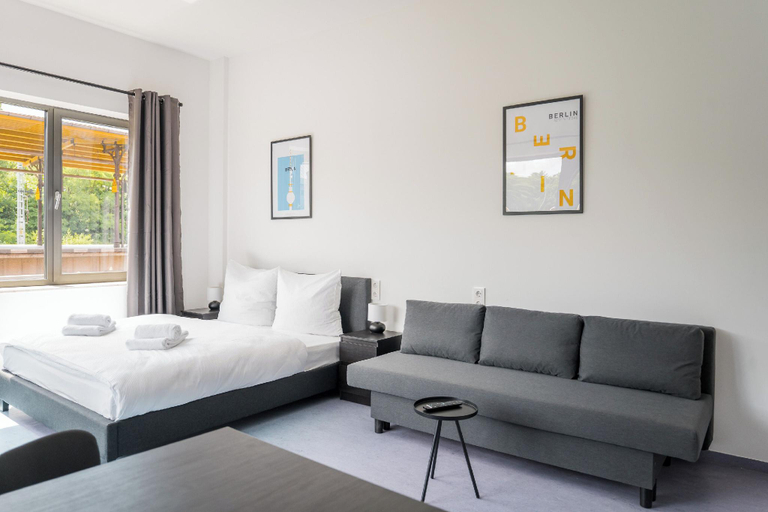 Bedroom 2, Apartmenthaus Berlin Neukolln, Berlin