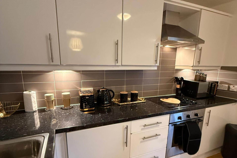 Private kitchen 3, Pet Friendly Flat, Sleeps 4 With Balcony & Parking, Sunderland