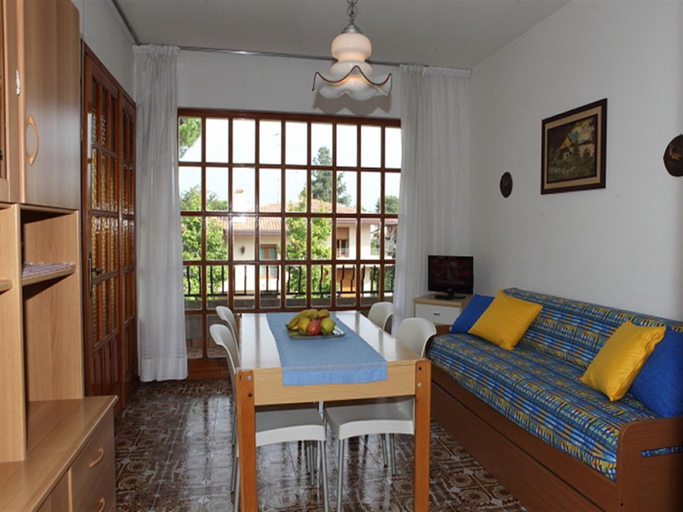 4, Apartment in a shared villa with garden, Venezia