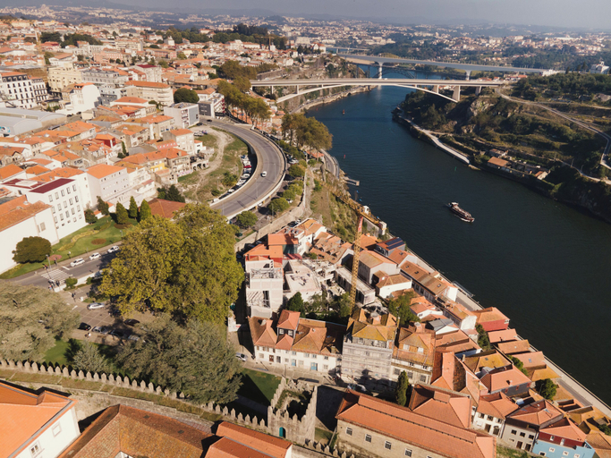 Exterior 5, LENSCAPE Coterie, Porto