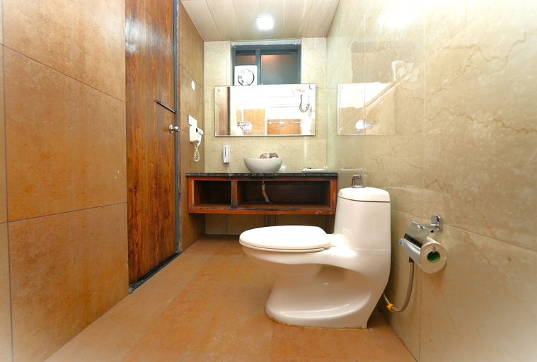 Bathroom 3, DALLAS THE RETREAT RESORT, Dehradun