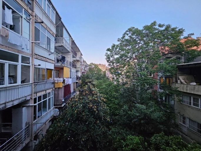 Miscellaneous, JİRHOUSE SARIKÖŞK SUİT, Kadıköy
