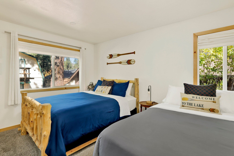 Room 4, Country Club Cabin #357, San Bernardino