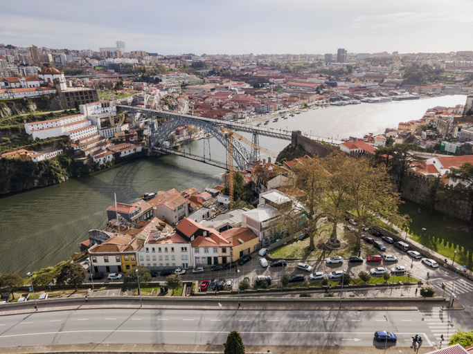 Exterior 3, LENSCAPE Coterie, Porto