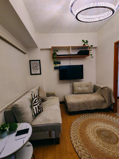 2, Charming 2BR Condo in Cambridge with WIFI, Smart TV, Cainta