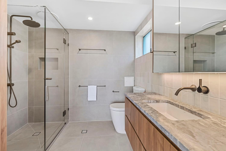 Bathroom 4, Noosa Hill Resort, Noosa - Noosa-Noosaville